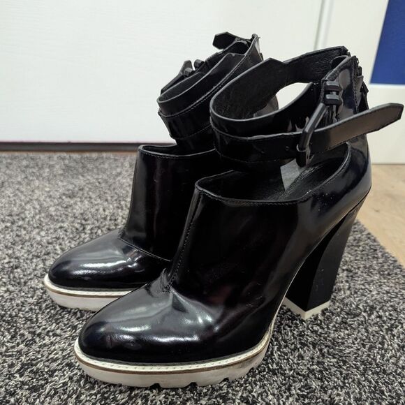 Kenneth Cole "Otto" Booties - Picture 3 of 11